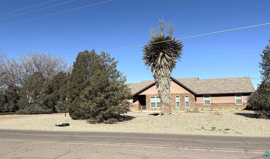 1012 W Castleberry Rd, Artesia, NM 88210 - 3 Beds, 3 Bath