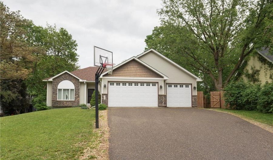 1712 Levee Ave, Anoka, MN 55303 - 5 Beds, 3 Bath