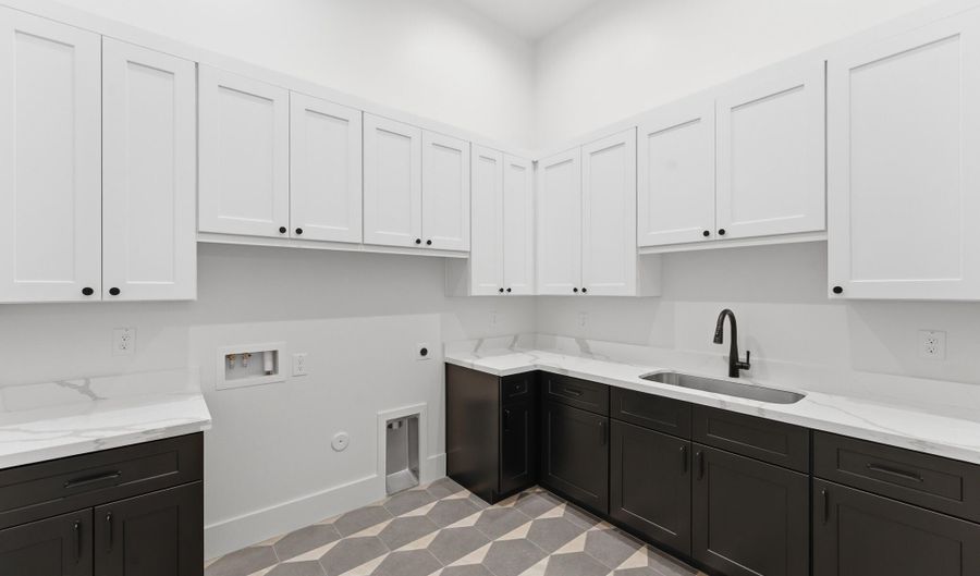 4382 E Forest Pleasant Pl, Cave Creek, AZ 85331 - 5 Beds, 5 Bath