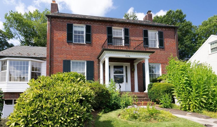 3246 N ABINGDON St, Arlington, VA 22207 - 4 Beds, 4 Bath