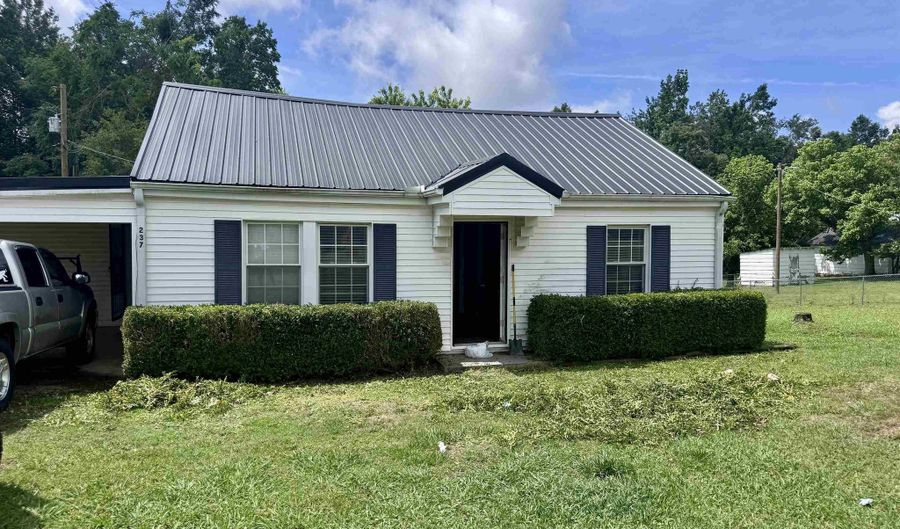 237 OLD SHILOH Rd, Adamsville, TN 38310 - 2 Beds, 1 Bath