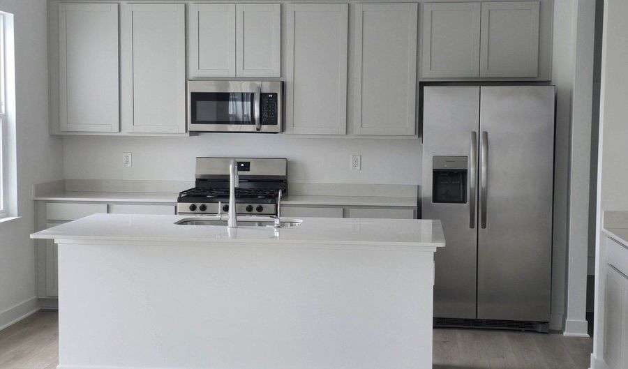 7584 Allesley Dr, Avon, IN 46123 - 5 Beds, 3 Bath
