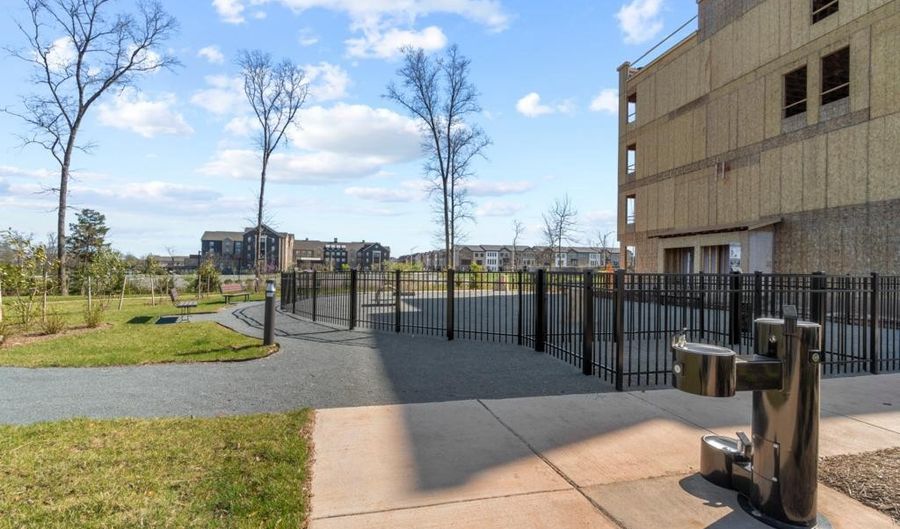 44514 WOLFHOUND Sq, Ashburn, VA 20147 - 3 Beds, 3 Bath