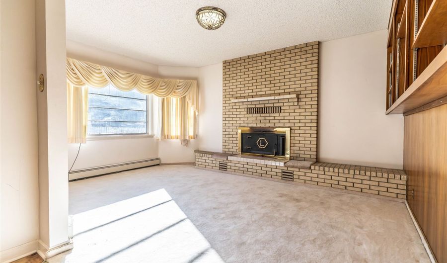 516 W Park Ave, Anaconda, MT 59711 - 4 Beds, 2 Bath