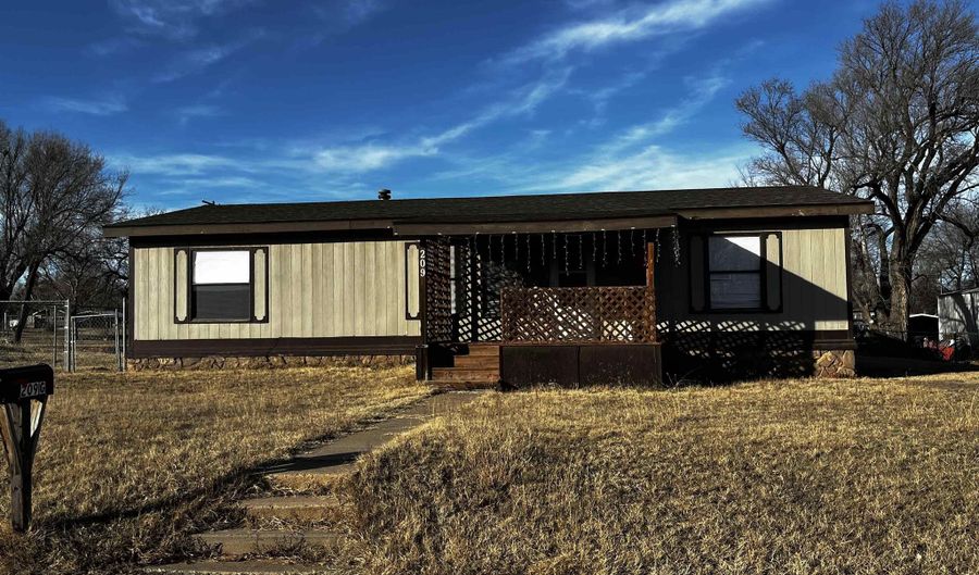 209 Avenue G, Beaver, OK 73932 - 4 Beds, 2 Bath