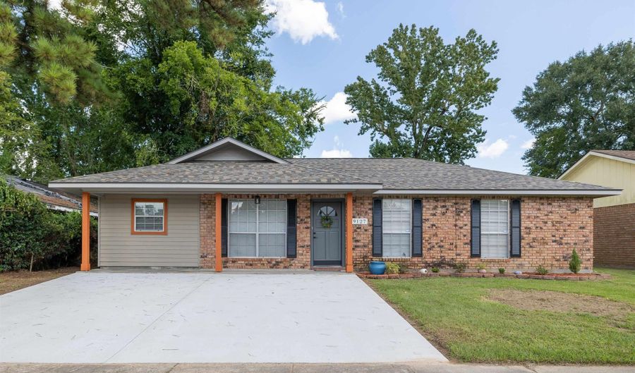 9127 Baronne Dr, Baton Rouge, LA 70810 - 4 Beds, 2 Bath