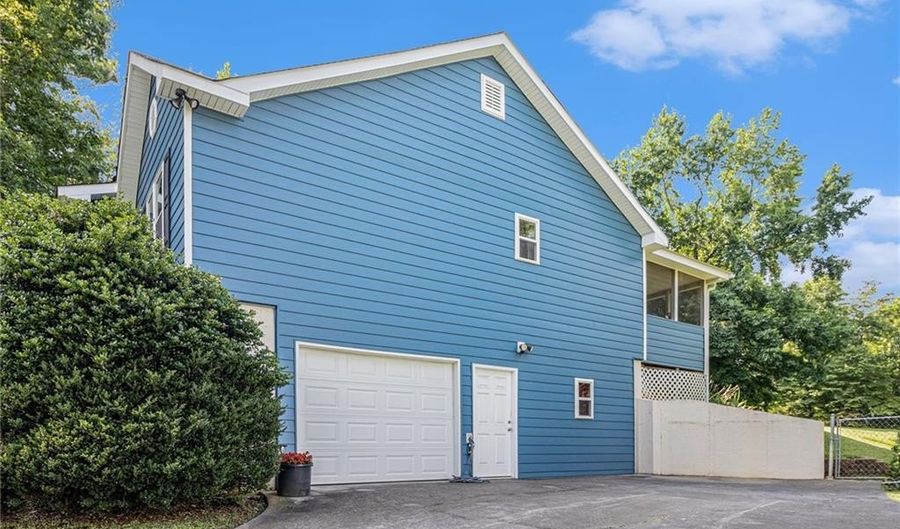 14 Ridge Dr NW, Adairsville, GA 30103 - 3 Beds, 2 Bath