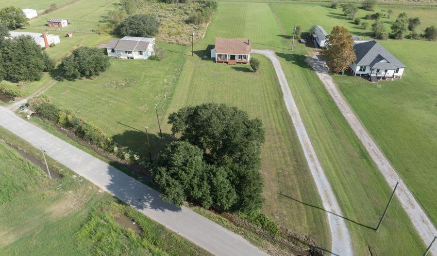 14931 S Guegnon St, Abbeville, LA 70510 - 2 Beds, 2 Bath