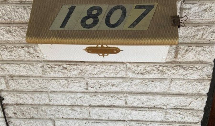 1807 Alta Vista St, Alice, TX 78332 - 3 Beds, 2 Bath