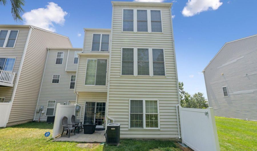 42832 BITTNER Sq, Ashburn, VA 20148 - 4 Beds, 4 Bath