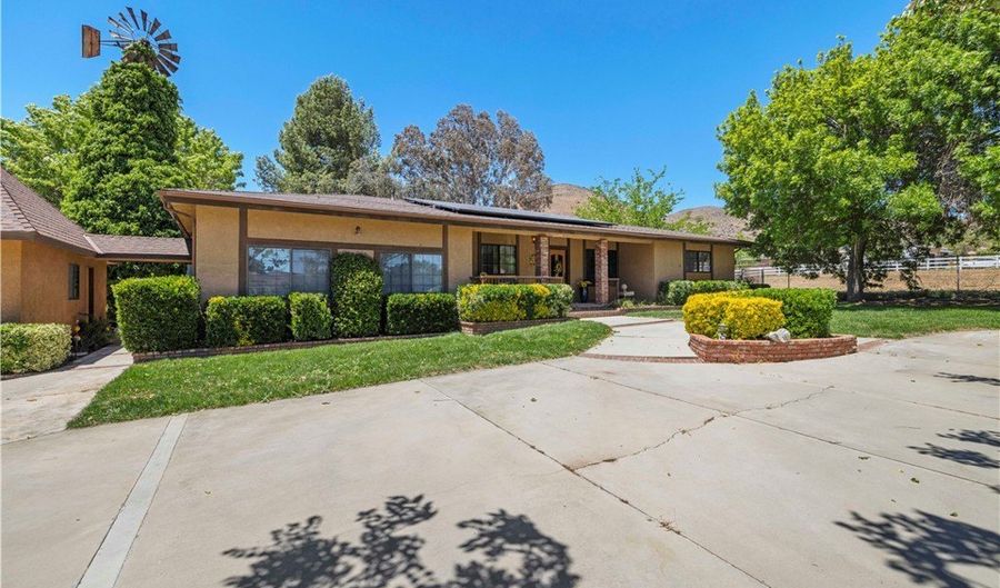 33805 Crown Valley Rd, Acton, CA 93510 - 3 Beds, 3 Bath