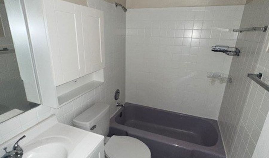 11635 S Pulaski Rd 2A, Alsip, IL 60803 - 2 Beds, 1 Bath