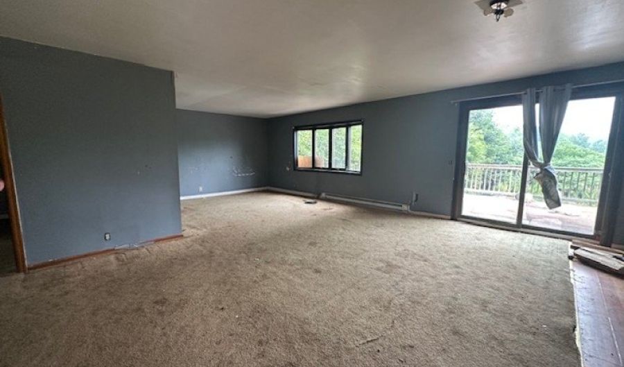 8 Greendale Rd, Andover, NJ 07860 - 3 Beds, 1 Bath