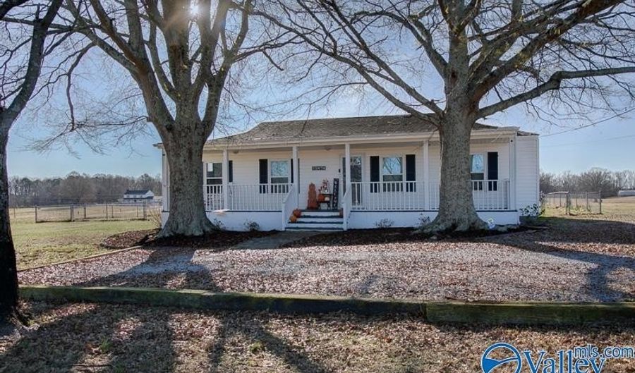 23676 Saint John Rd, Athens, AL 35613 - 3 Beds, 2 Bath
