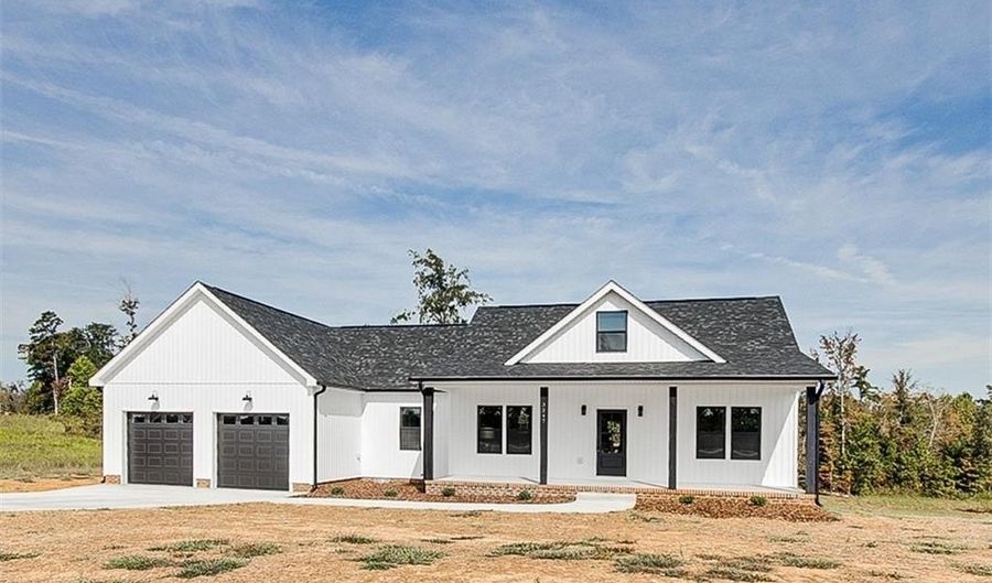 3247 Fox Glow Trl, Asheboro, NC 27205 - 3 Beds, 3 Bath