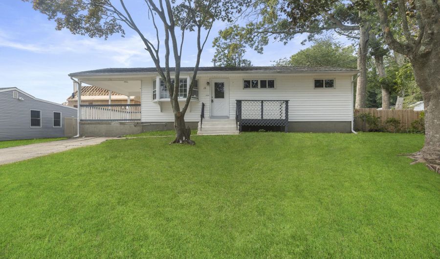 28 Anchorage Blvd, Bayville, NJ 08721 - 3 Beds, 1 Bath