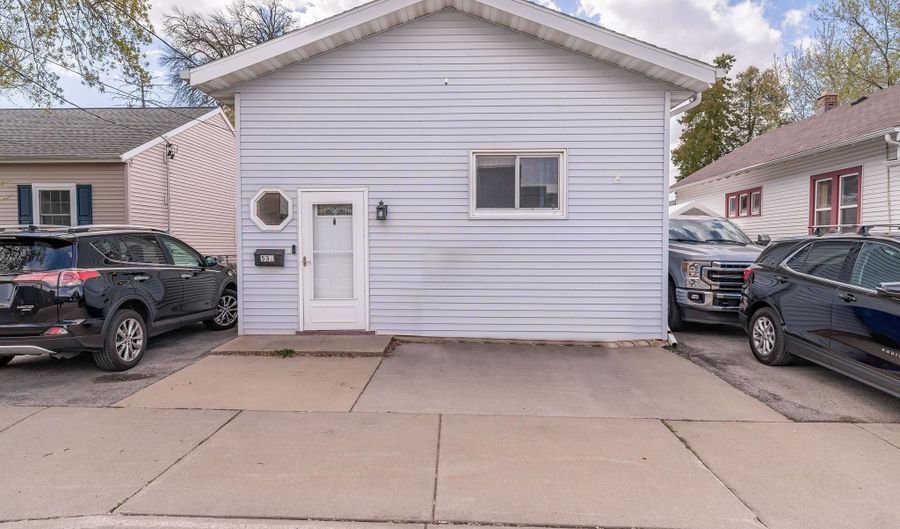 531 N CLARK St, Appleton, WI 54911 - 3 Beds, 1 Bath