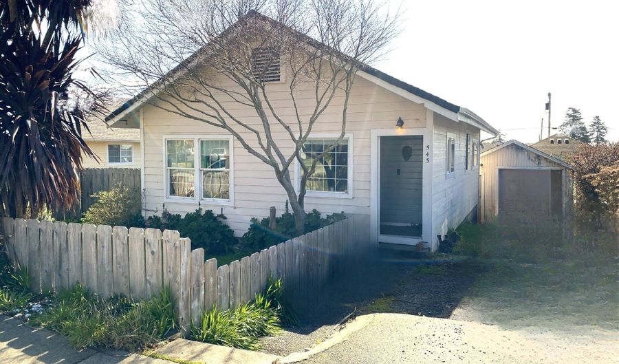 543 SPRUCE St, Brookings, OR 97415 - 2 Beds, 1 Bath