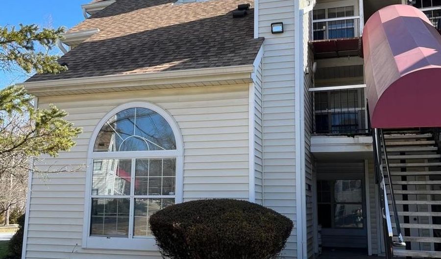 1005 SUMMERGLENN Ct #7-103, Bowie, MD 20721 - 2 Beds, 2 Bath