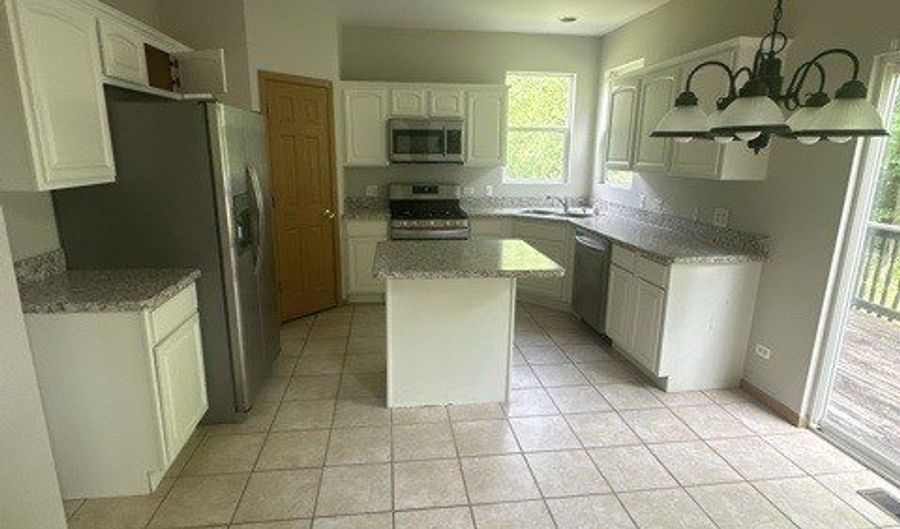 36 Burnette Dr, Antioch, IL 60002 - 4 Beds, 3 Bath