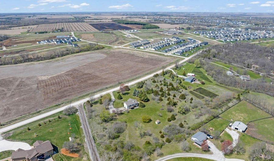 30570 Old Portland Rd, Adel, IA 50003 - 3 Beds, 4 Bath