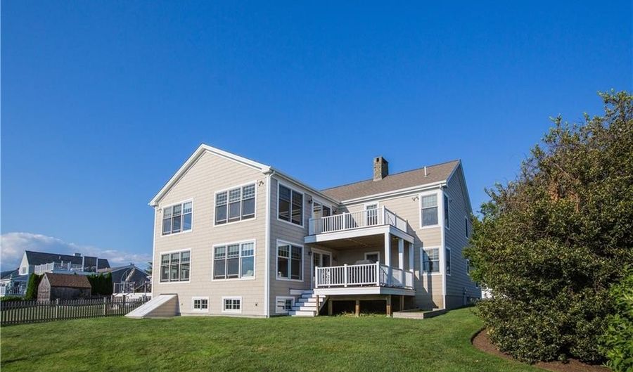 573 Wolcott Ave, Middletown, RI 02842 - 6 Beds, 3 Bath