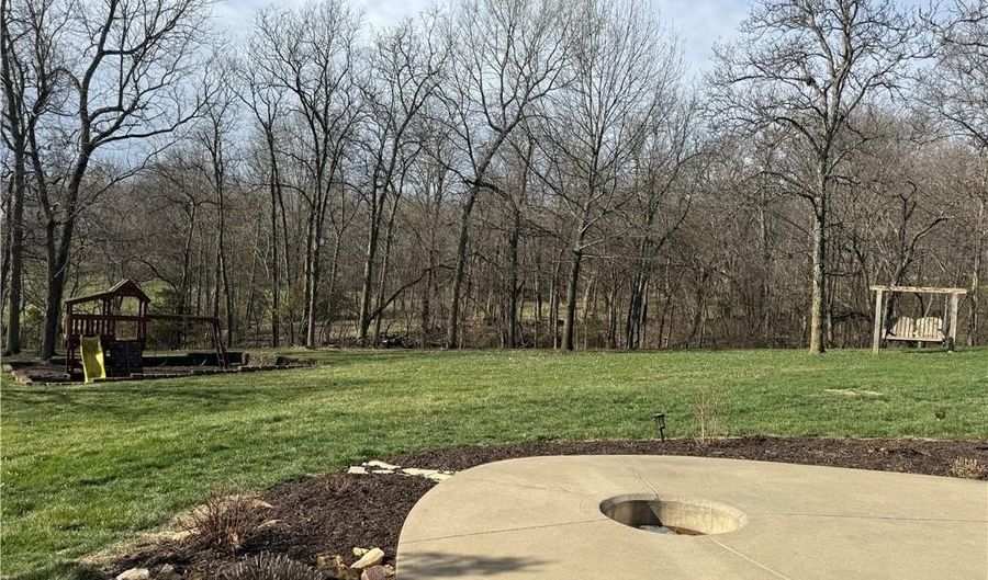 154 Deer Run Rd, Atchison, KS 66002 - 5 Beds, 5 Bath