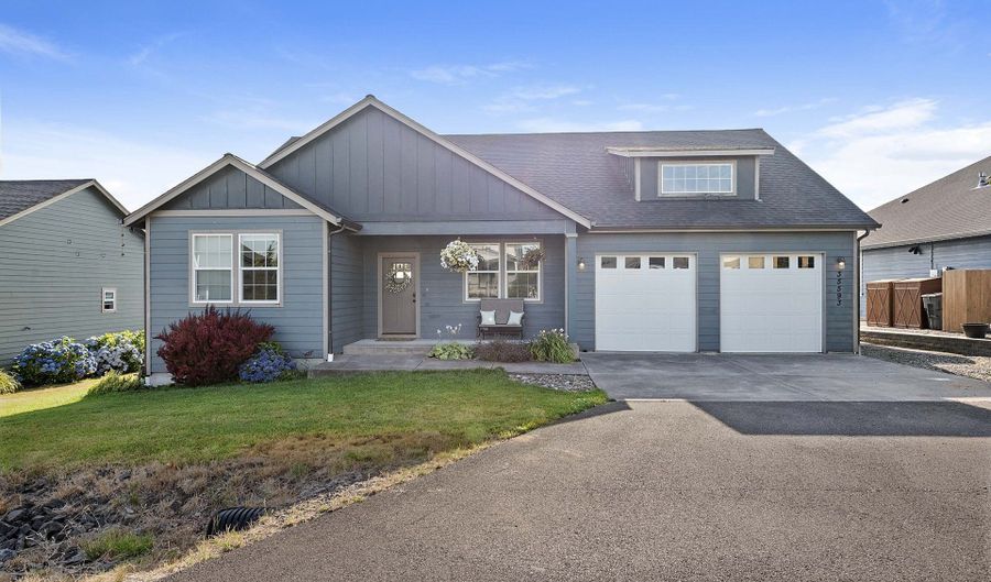 35593 BELLA RIDGE Loop, Astoria, OR 97103 - 3 Beds, 2 Bath