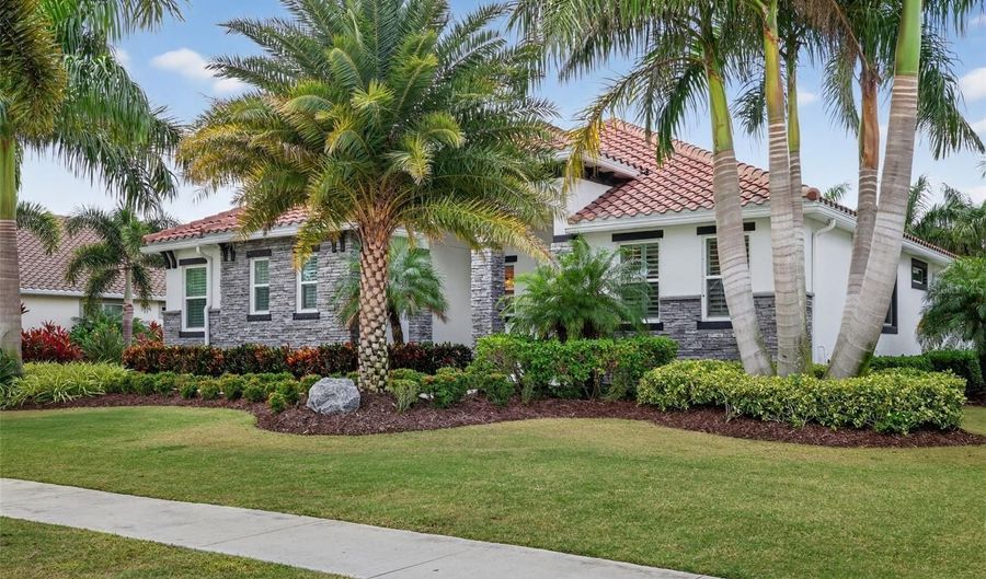 830 MANNS HARBOR Dr, Apollo Beach, FL 33572 - 4 Beds, 4 Bath