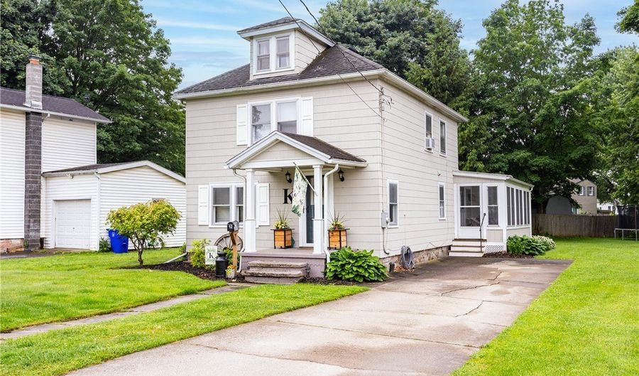 12 Clarendon St, Albion, NY 14411 - 3 Beds, 2 Bath