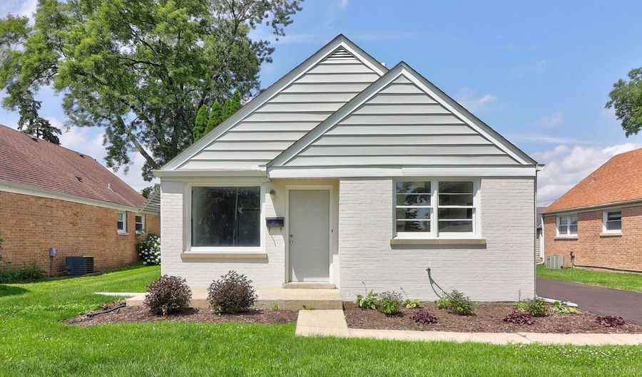 112 S Iowa Ave, Addison, IL 60101 - 4 Beds, 2 Bath