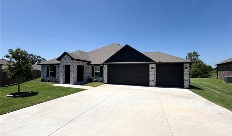 1507 Bluestem Dr, Bartlesville, OK 74006 - 4 Beds, 2 Bath