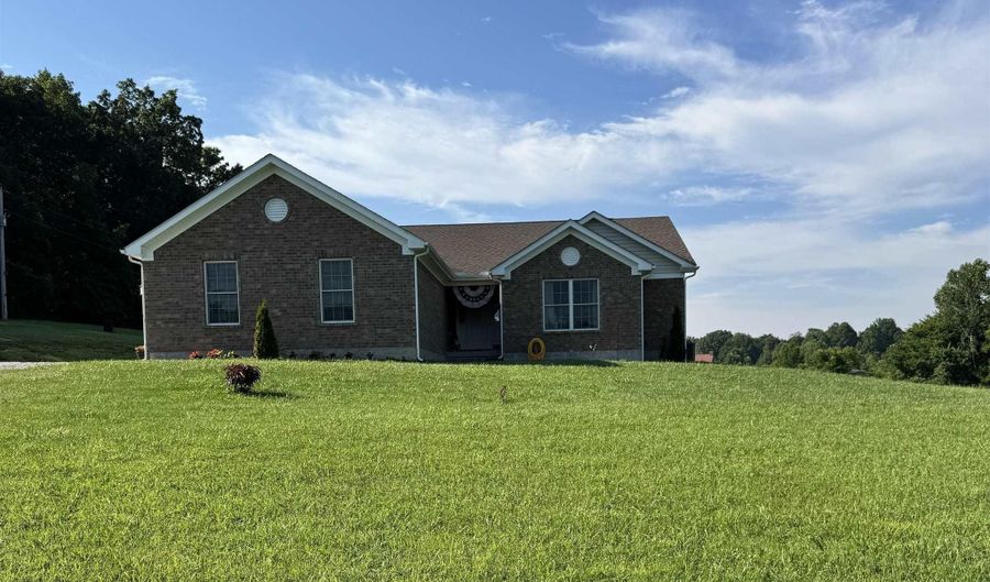 8488 E ASH Rd, Bloomfield, IN 47424 - 3 Beds, 2 Bath
