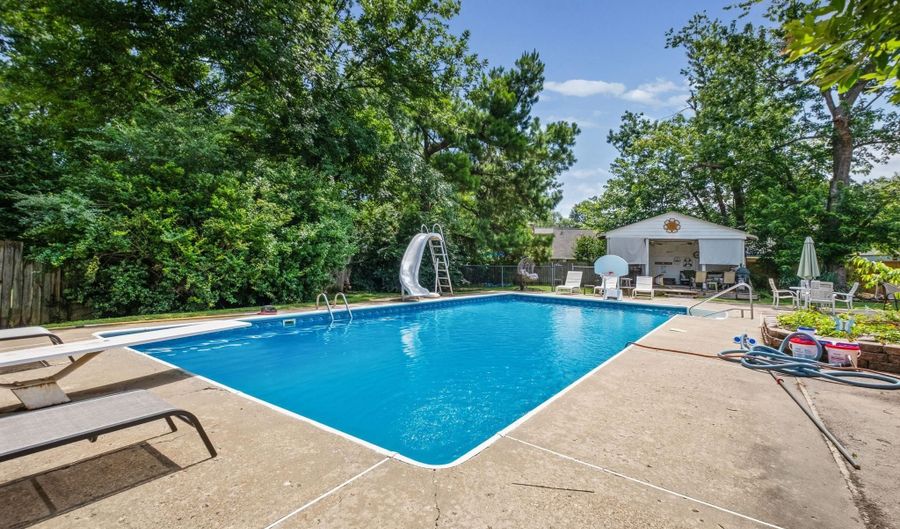 6812 ABELIA HILL Cv, Bartlett, TN 38135 - 5 Beds, 3 Bath