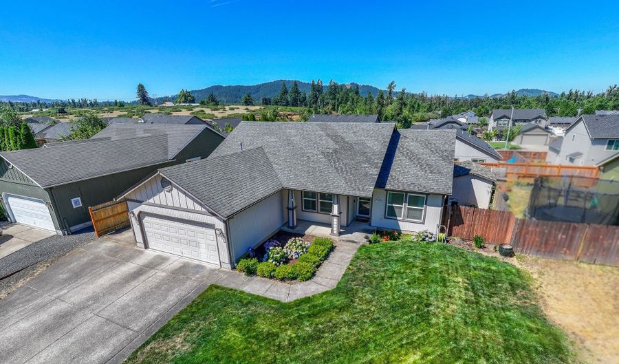 2002 S 60TH St, Springfield, OR 97478 - 3 Beds, 2 Bath