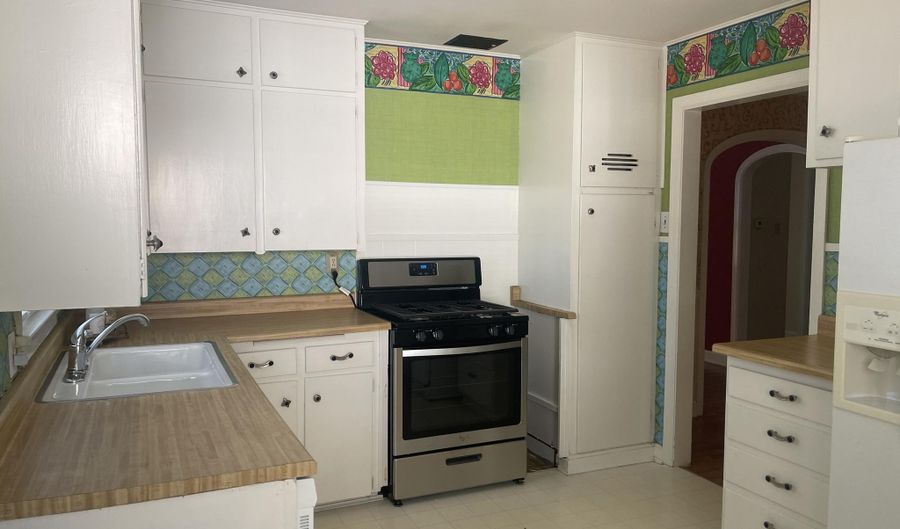 1528 S LIPSCOMB St, Amarillo, TX 79102 - 2 Beds, 2 Bath