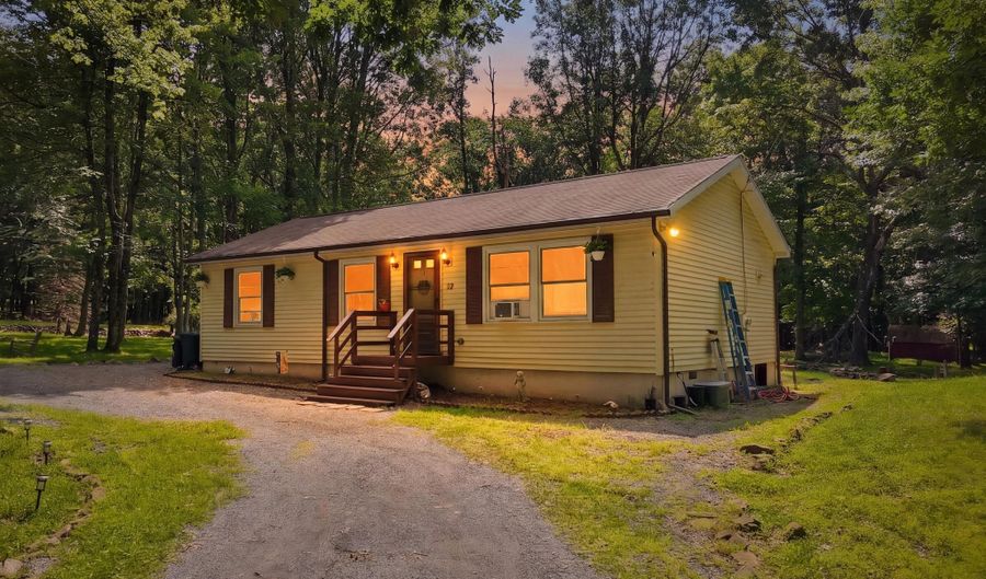 12 Highpoint Dr, Albrightsville, PA 18210 - 3 Beds, 1 Bath