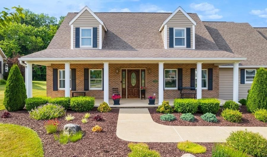 852 Stone Creek Blvd, Ashland, OH 44805 - 4 Beds, 4 Bath