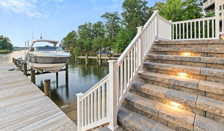404 ALAMEDA Pkwy, Arnold, MD 21012 - 4 Beds, 5 Bath