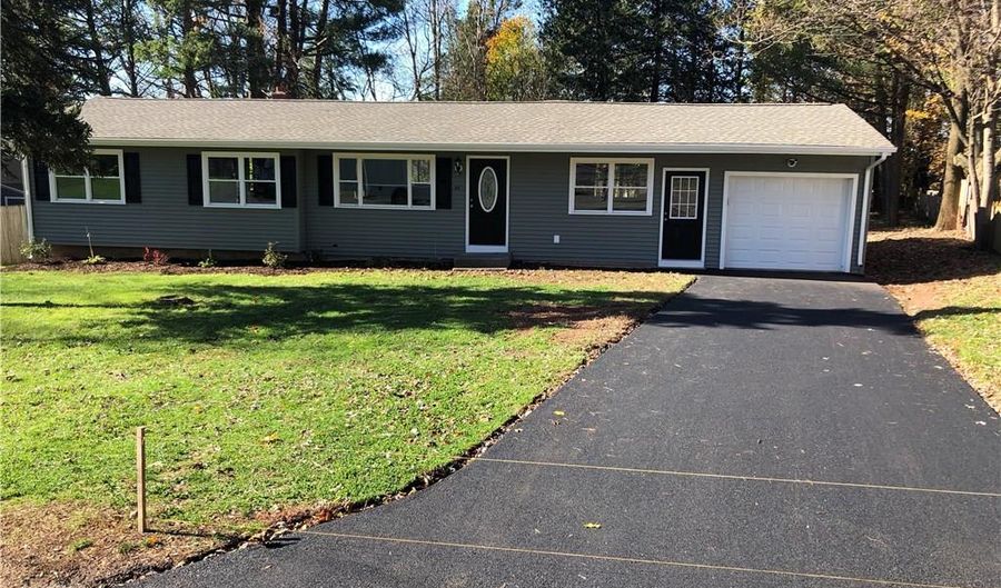 44 Charter Rd, Ellington, CT 06029 - 3 Beds, 1 Bath