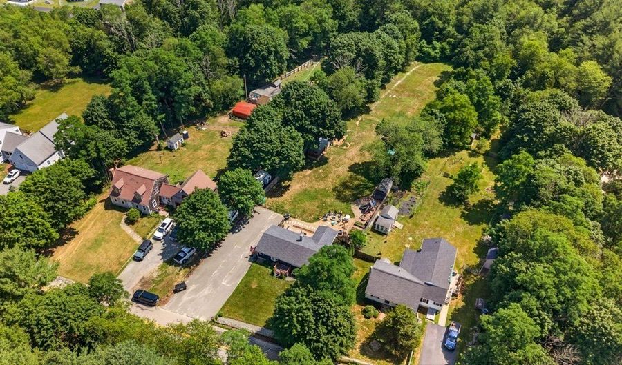 26 Algerine St, Berkley, MA 02779 - 4 Beds, 1 Bath