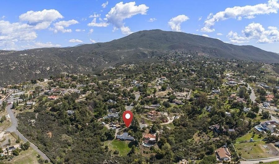 2406 MCDOUGAL Pl, Alpine, CA 91901 - 4 Beds, 2 Bath