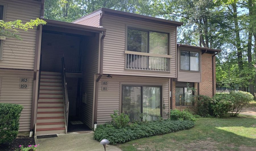 165 Lexington Ct, Red Bank, NJ 07701 - 2 Beds, 1 Bath
