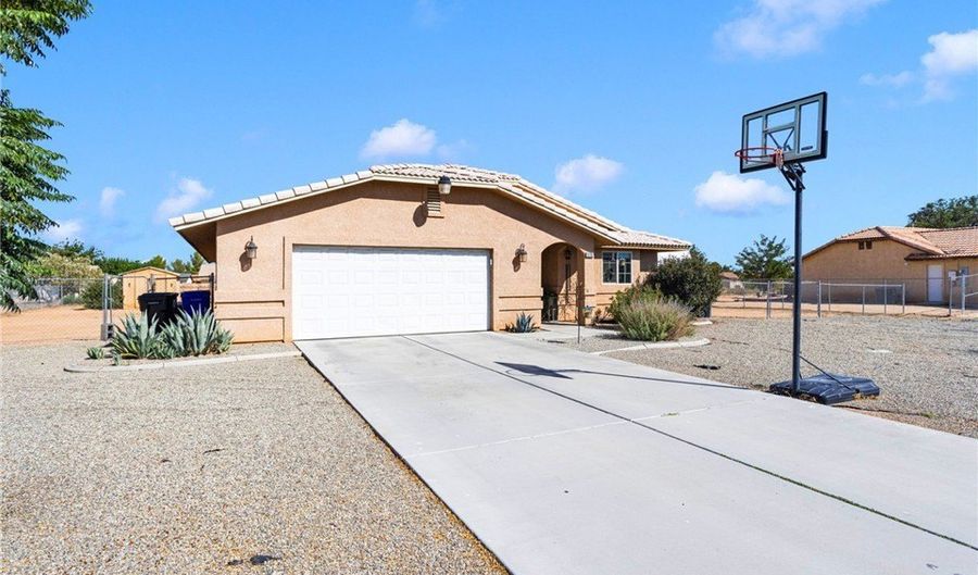 12782 Pawnee, Apple Valley, CA 92308 - 4 Beds, 2 Bath