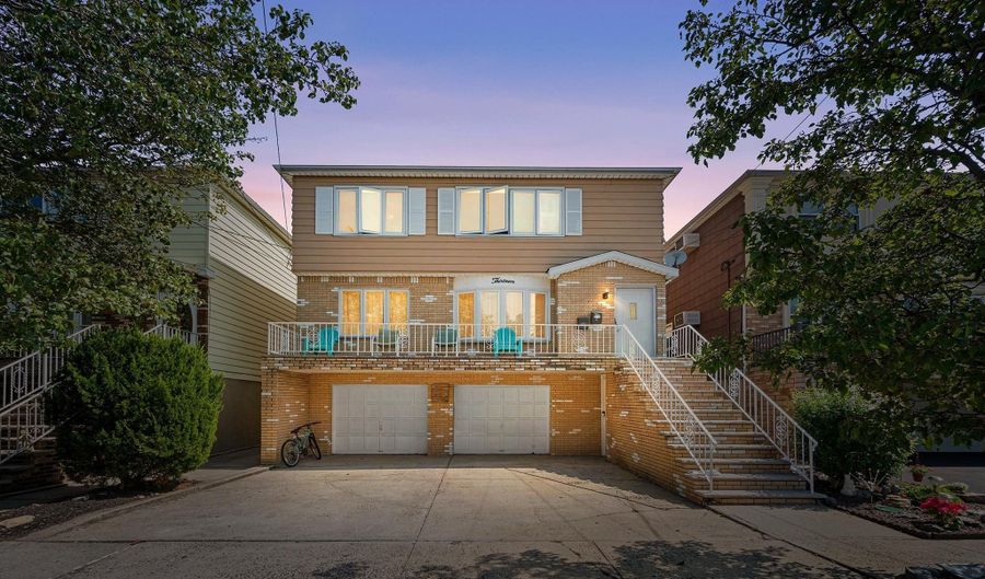 13 SCHUYLER Pl W, Bayonne, NJ 07002 - 6 Beds, 5 Bath