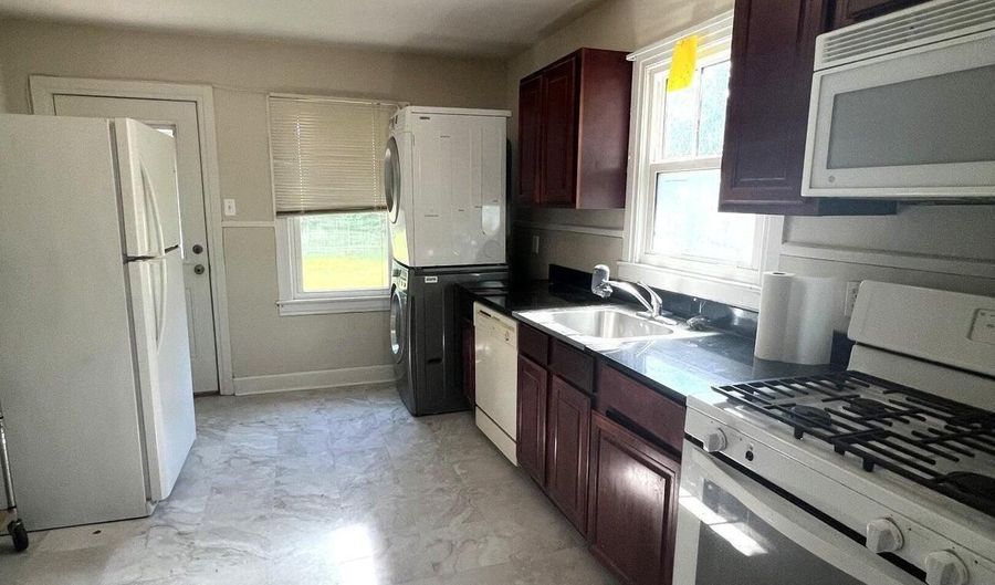 1693 Vine St, Biloxi, MS 39531 - 3 Beds, 1 Bath