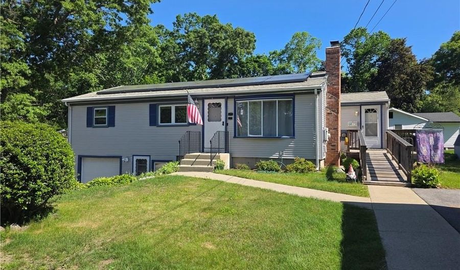 1 Hopkins Ct, Coventry, RI 02816 - 3 Beds, 2 Bath