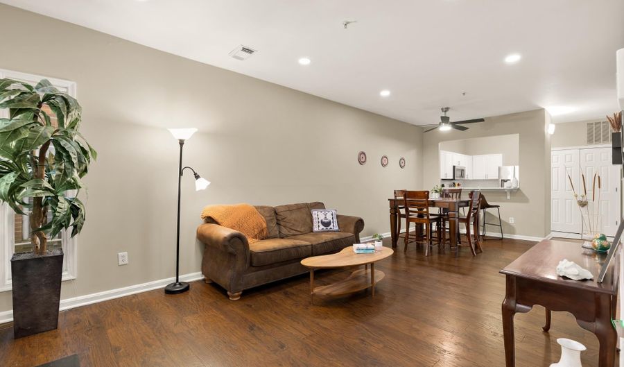 2356 GARNETT Dr 1, Alexandria, VA 22311 - 1 Beds, 1 Bath