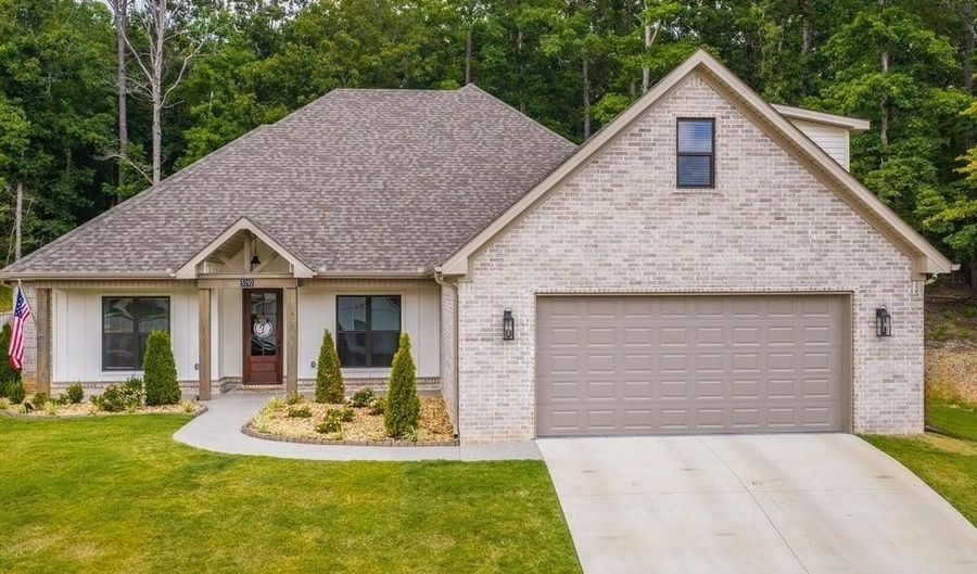 5192 Peace Ln, Alexander, AR 72002 - 5 Beds, 4 Bath