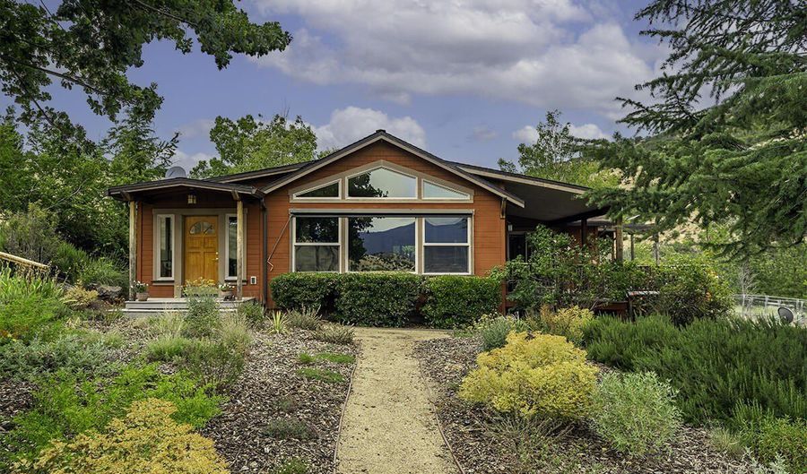 2815 Dead Indian Memorial Rd, Ashland, OR 97520 - 3 Beds, 2 Bath
